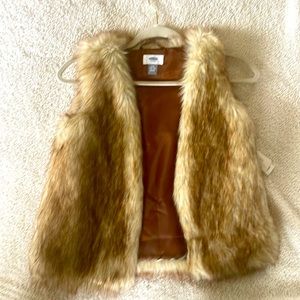 NWT Old Navy Girls fur vest-SUPER CUTE
